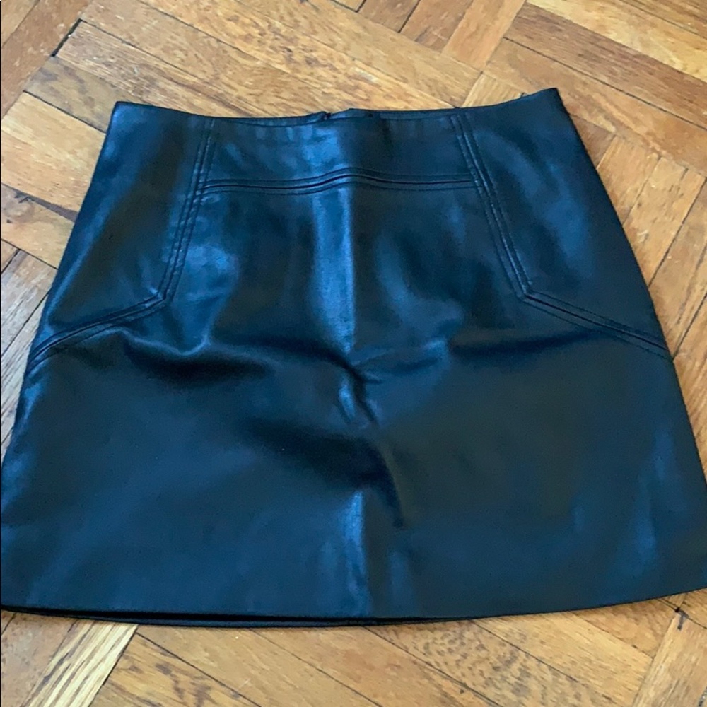 Little back faux leather skirt